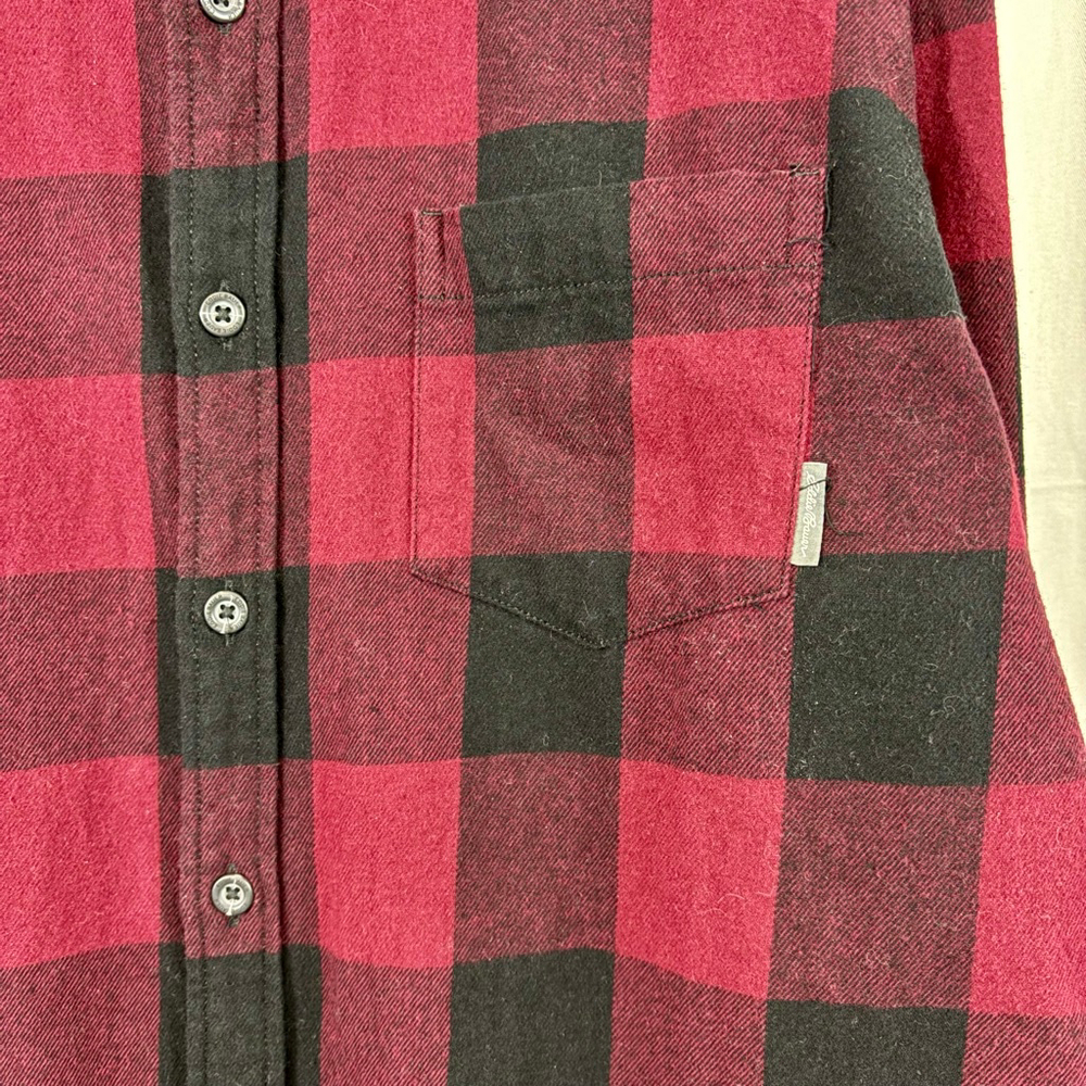 Men’s Eddie Bauer Red Black Buffalo Plaid Flannel Button Down Shirt Large - Picture 3 of 5